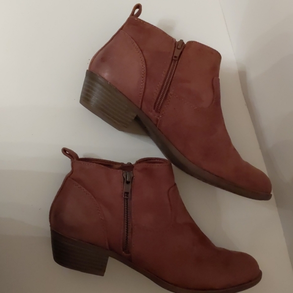 SO brown faux-suede flat booties-sz 7 1/2 - Picture 3 of 7